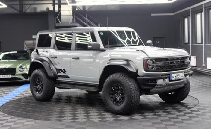 car-img
